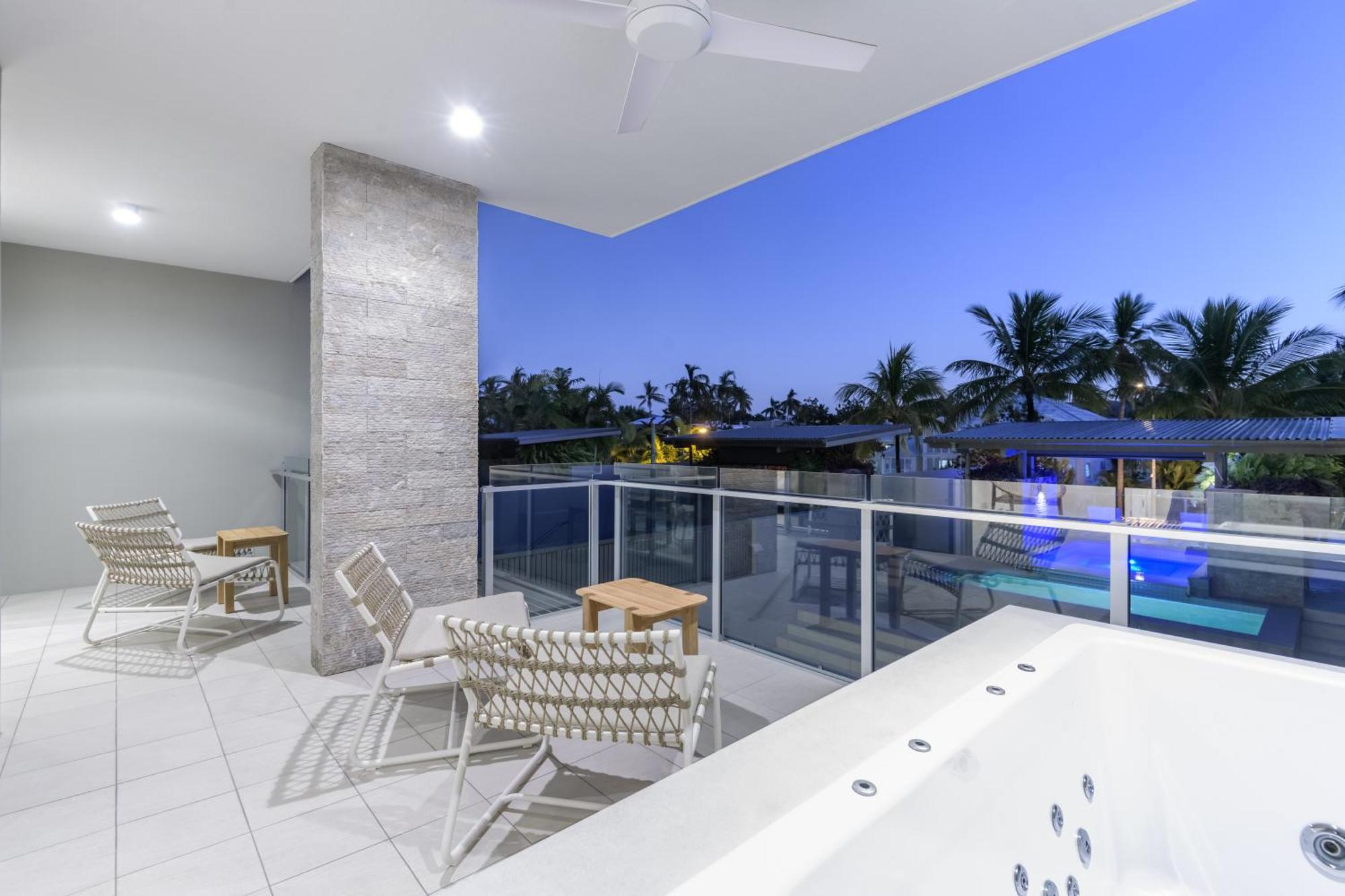 Coconut Grove Aparthotel Порт Дъглас Екстериор снимка